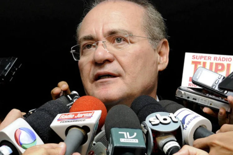 
	Renan Calheiros: ele decidiu convocar para esta quarta &agrave; noite sess&atilde;o do Congresso para pedir indica&ccedil;&otilde;es para compor colegiado que apurar&aacute; irregularidades na Petrobras
 (Jonas Pereira/Agência Senado)