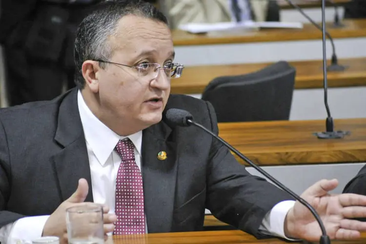 Pedro Taques: a associação se reunirá para definir se entra com a representação na Assembleia Legislativa local (Geraldo Magela/Agência Senado)