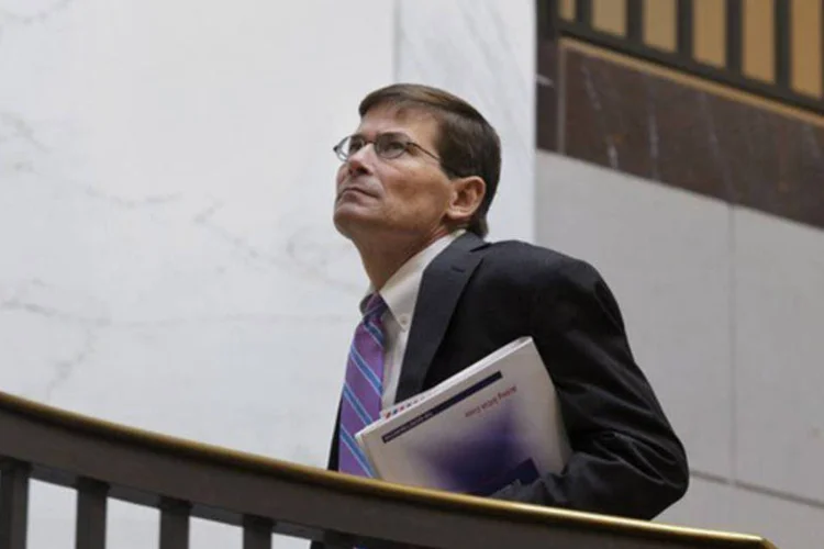 
	Michael Morell, diretor interino da CIA: ele teria dito que, apesar de o filme ter exagerado no papel da tortura, esta t&eacute;cnica havia sido utilizada como fonte para chegar a Bin Laden
 (Mandel Ngan/AFP)