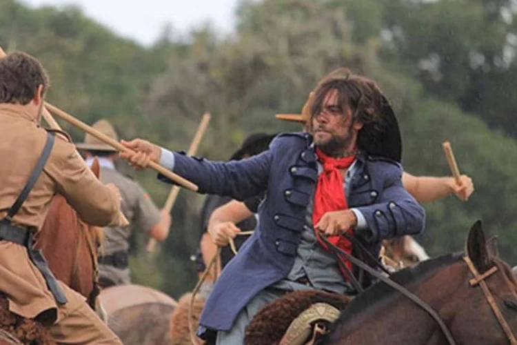 Atores ensaiam para o filme Os Senhores da Guerra no interior gaúcho (Divulgação/Agência Brasil)