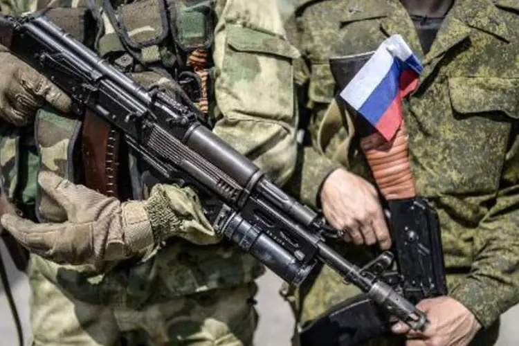Separatista em um posto de controle da cidade de Donetsk (Bulent Kilic/AFP)