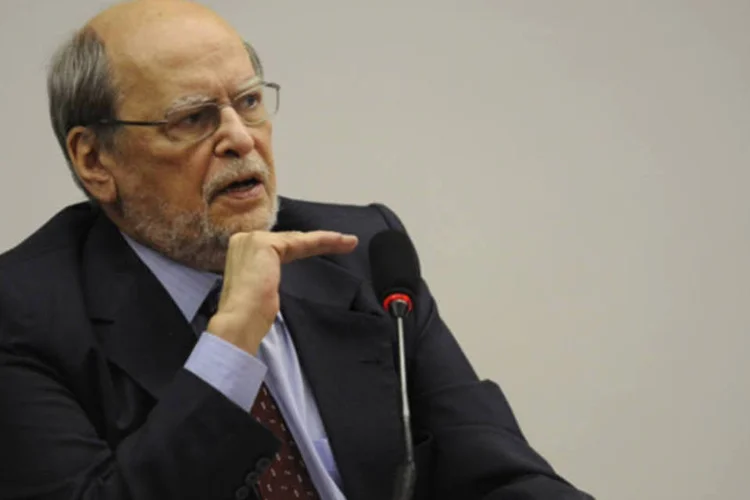 
	Sep&uacute;lveda Pertence: antes de apresentar a ren&uacute;ncia, Sep&uacute;lveda Pertence deu posse a tr&ecirc;s integrantes do colegiado que foram nomeados pela presidente Dilma no &uacute;ltimo dia 3
 (Fabio Rodigues Pozzebom/ABr)