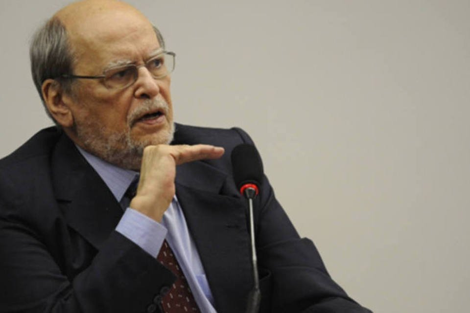 Quem é Sepúlveda, o ex-ministro do STF que é advogado de Lula