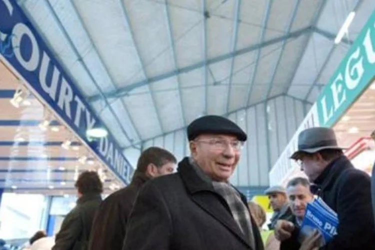 Além de ser dono do grupo, Serge Dassault também é senador na França e apoia o presidente Sarkozy (Bertrand Langlois/AFP)