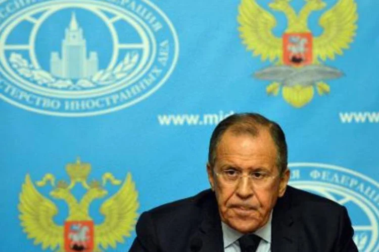 
	Sergei Lavrov, chanceler russo: ministro afirmou a John Kerry que Moscou far&aacute; tudo que puder para encorajar paz
 (Yuri Kadobnov/AFP)