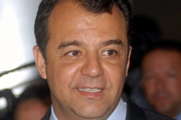 Sérgio Cabral: quando foi transferido do Rio para Curitiba, o político foi algemado nas mãos e nos pés por agentes da Polícia Federal (Wikimedia Commons/Wikimedia Commons)