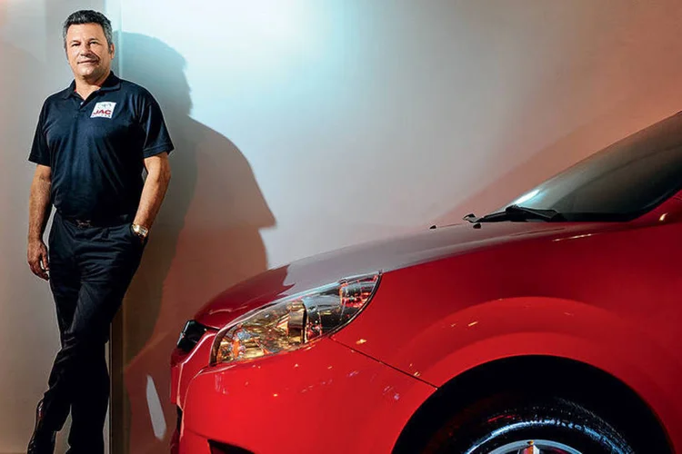 Sergio Habib, da Jac Motors: rede de concessionárias menor e preocupação com a estagnação da economia (Germano Lüders / EXAME)