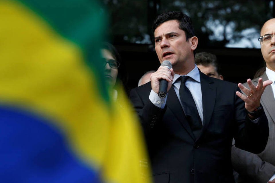 Moro recebe do Exército Medalha do Pacificador
