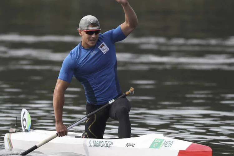 
	Doping: na prova que Tarnovskyi levou o bronze, o cano&iacute;sta brasileiro Isaquias Queiroz ficou com a medalha de prata
 (Damir Sagolj / Reuters)