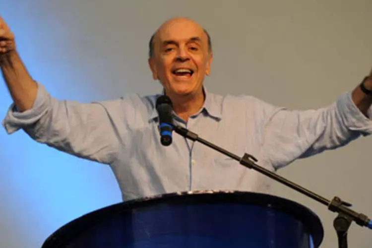 O candidato à Presidência, José Serra, criticou a Infraero em discurso