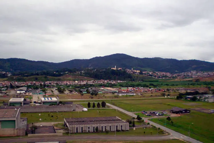 
	Cantareira: a medida agrava a escassez h&iacute;drica na Regi&atilde;o Metropolitana de SP
 (Bruno Dantas/Wikimedia Commons)