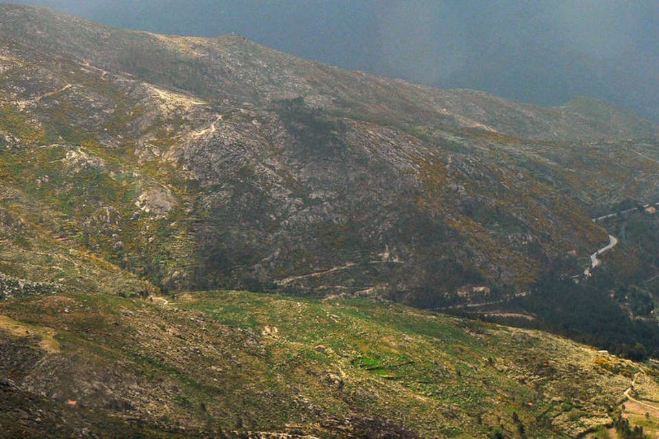 Incêndio queima grande área de parque natural em Portugal