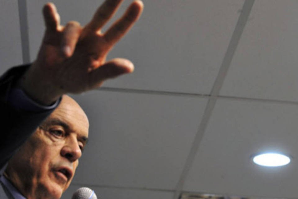 Serra: ausência de Dilma em debate é ´manipulação`