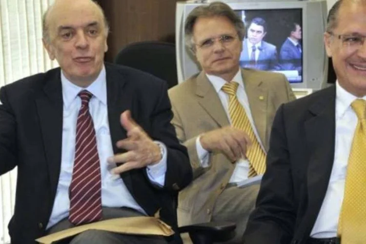 José Serra e Geraldo Alckmin: brigas entre grupos apoiadores mostra um racha dentro do partido (José Cruz/Agência Brasil)