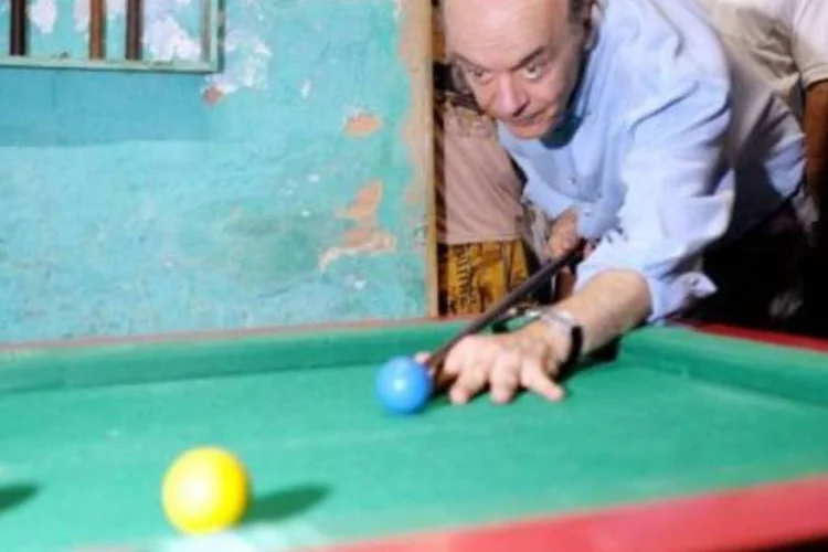 O candidato do PSDB, José Serra, acerta a mira no Nordeste para conquistar mais votos. (.)