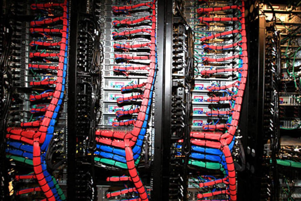 Rússia aprova lei que obriga sites a ter servidores no país
