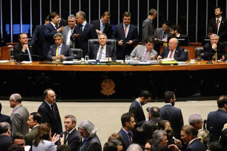 Senado defende votação fatiada do impeachment de Dilma