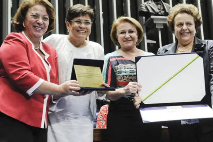 Sessão solene destinada a comemorar o Dia Internacional da Mulher, com a entrega do Diploma Mulher-Cidadã Bertha Lutz 2014 (Marcos Oliveira/Agência Senado)