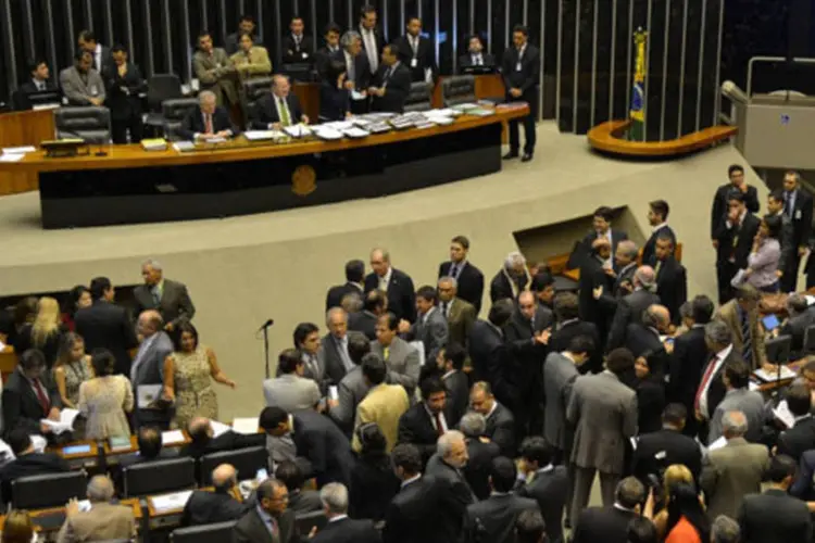 
	Sess&atilde;o do Congresso: l&iacute;der do governo no Congresso disse que o governo Dilma quer apurar &quot;toda e qualquer irregularidade&quot; que se tenha not&iacute;cia no pa&iacute;s
 (Valter Campanato/ABr)