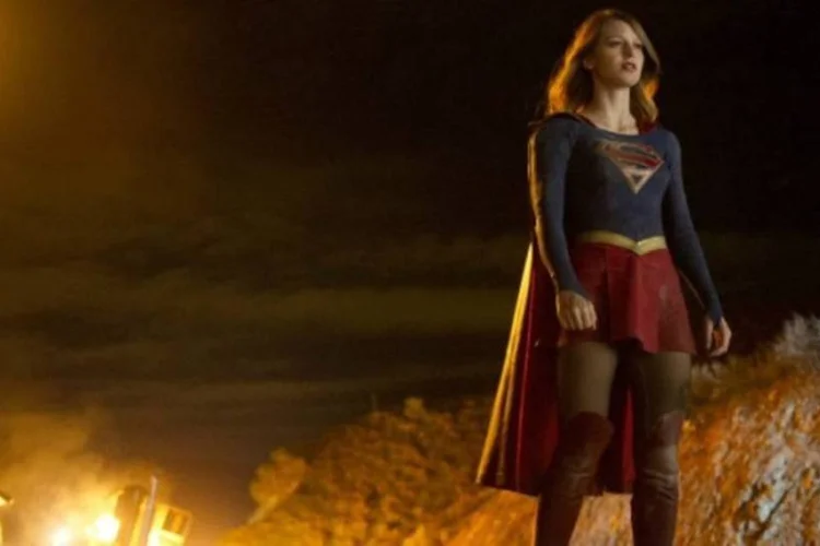
	Supergirl: epis&oacute;dio de &ldquo;Supergirl&rdquo;, nova s&eacute;rie sobre uma jovem super-hero&iacute;na, tratava de ataques a bomba
 (CBS/Reprodução)