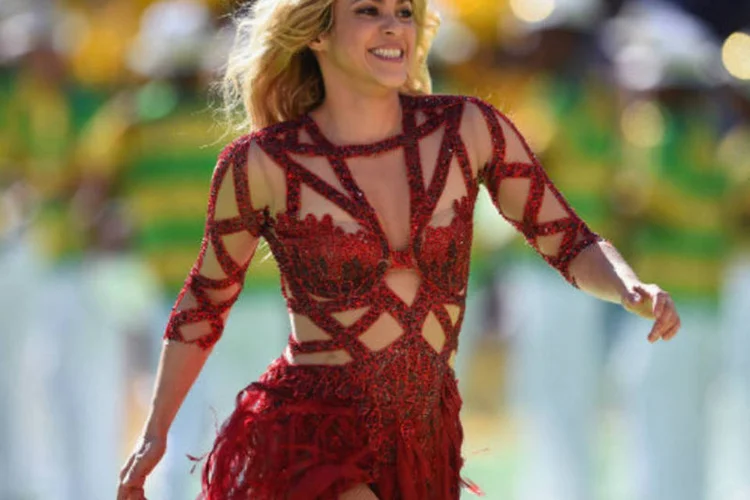 Shakira cantou a música La La La (Brazil 2014) durante cerimônia de encerramento da Copa do Mundo no último domingo (13) (Matthias Hangst/Getty Images/Getty Images)
