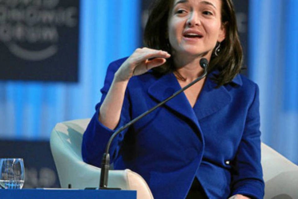 Sheryl Sandberg dá aula sobre superação após morte do marido