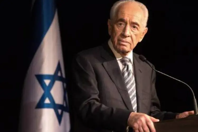 O ex-presidente israelense Shimon Peres, durante uma visita à cidade de Sderot: ele defendeu a criação de uma ONU das religiões (Menahem Kahana/AFP)