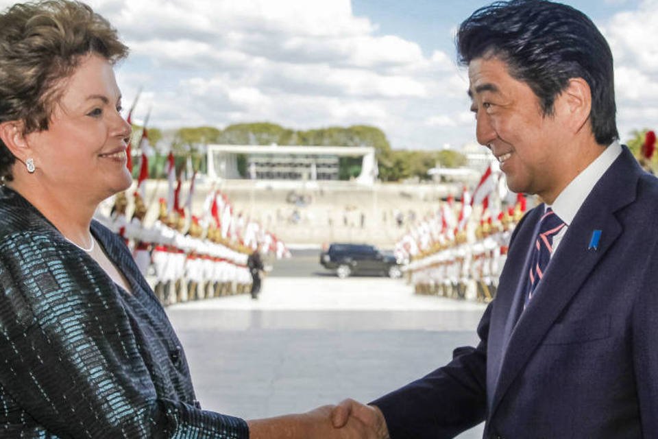 Shinzo Abe vê Brasil economicamente sólido, diz Dilma