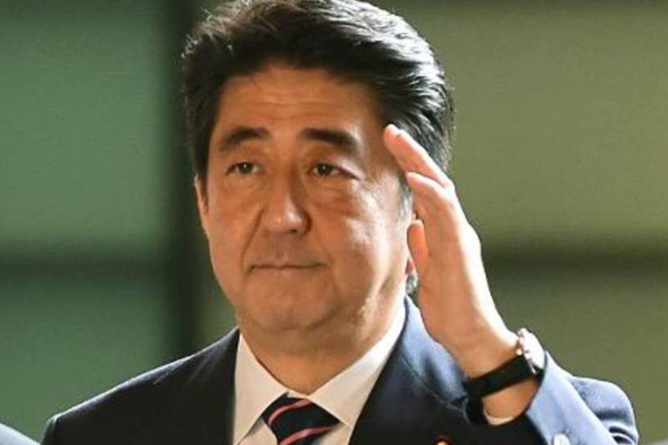 Premiê do Japão ordena mais gastos, de olho em crescimento