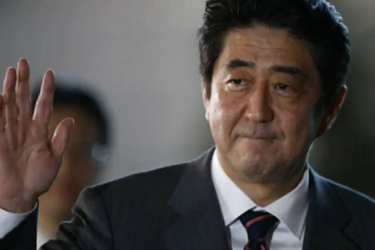 Shinzo Abe: segundo a imprensa local, o novo primeiro-ministro deve apresentar ainda hoje os membros de seu Gabinete antes da cerimônia de posse ( REUTERS/Toru Hanai)