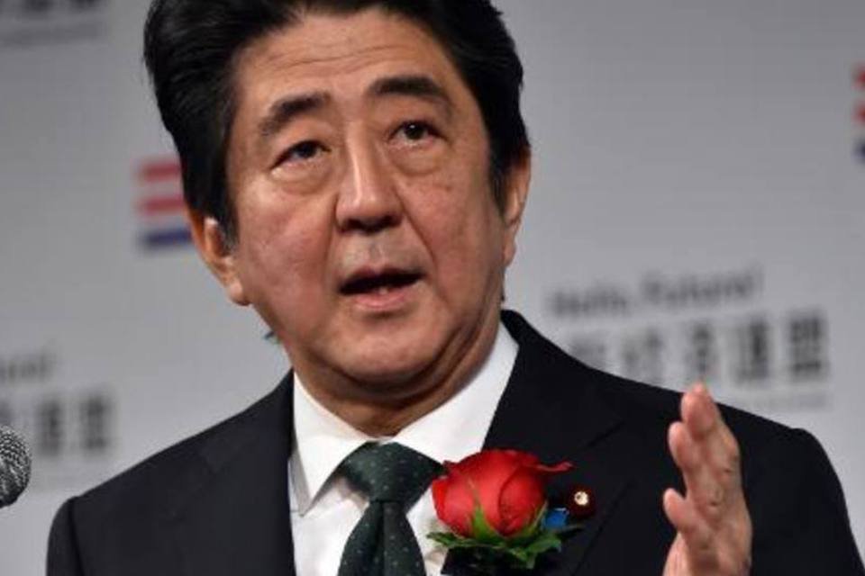 Premier japonês anuncia plano de reativação econômica