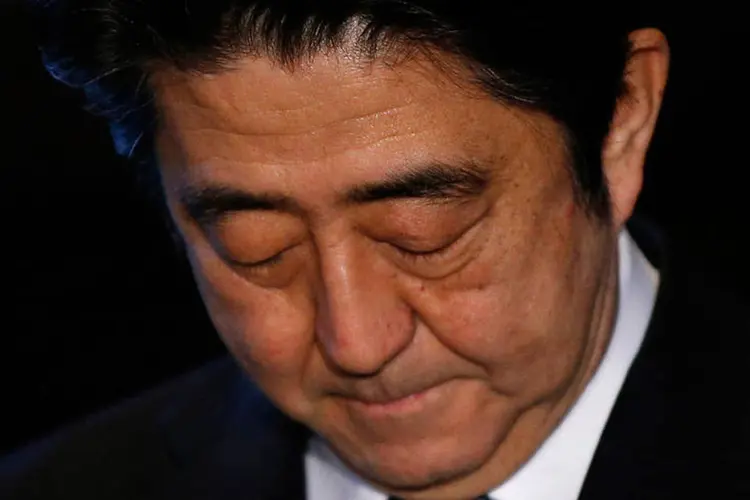 
	Shinzo Abe: o premi&ecirc; japon&ecirc;s lembrou que &eacute; a primeira vez que um m&iacute;ssil bal&iacute;stico norte-coreano lan&ccedil;ado de um submarino cai em &aacute;guas do Jap&atilde;o.
 (Reuters)