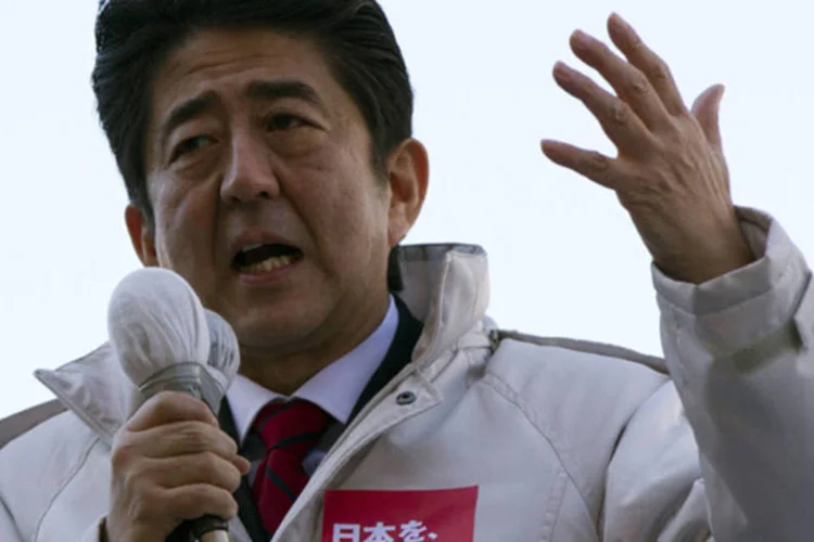 
	Shinzo Abe: ap&oacute;s a confirma&ccedil;&atilde;o da vit&oacute;ria do PLD no Jap&atilde;o, Abe expressou sua inten&ccedil;&atilde;o de garantir a integridade do territ&oacute;rio japon&ecirc;s, declara&ccedil;&atilde;o que desagradou chineses
 (REUTERS)