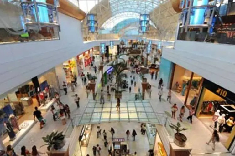 Explosão de consumo provocada pela alta do crédito e da renda do brasileiro aumenta a expectativa da construção de mais shoppings centers (.)