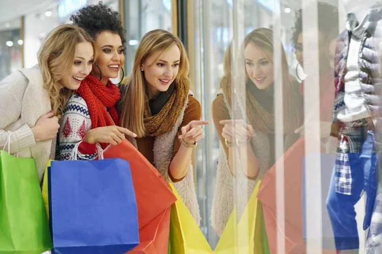 O brasileiro no shopping (gpointstudio/Thinkstock)