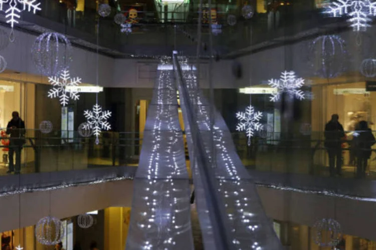 Shopping com decoração natalina: o valor médio que o paulistano deve gastar em cada presente de Natal também deve subir e ficar em torno de R$ 60 a R$ 65 neste ano ( REUTERS/Yuriko Nakao)