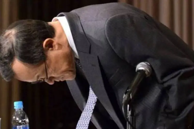 O presidente da Olympus Shuichi Takayama também ressaltou que estuda entrar com ações legais contra os executivos responsáveis pelo escândalo  (Yoshikazu Tsuno/AFP)