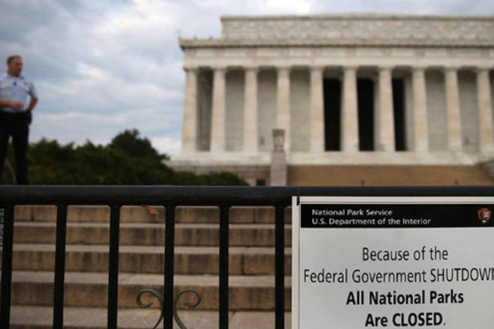 Após fechamento do governo, cai confiança em Obama