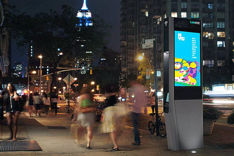 Totem de Wi-Fi: primeiro projeto do Sidewalk Labs é levar internet grátis às ruas (Divulgação/LinkNYC)