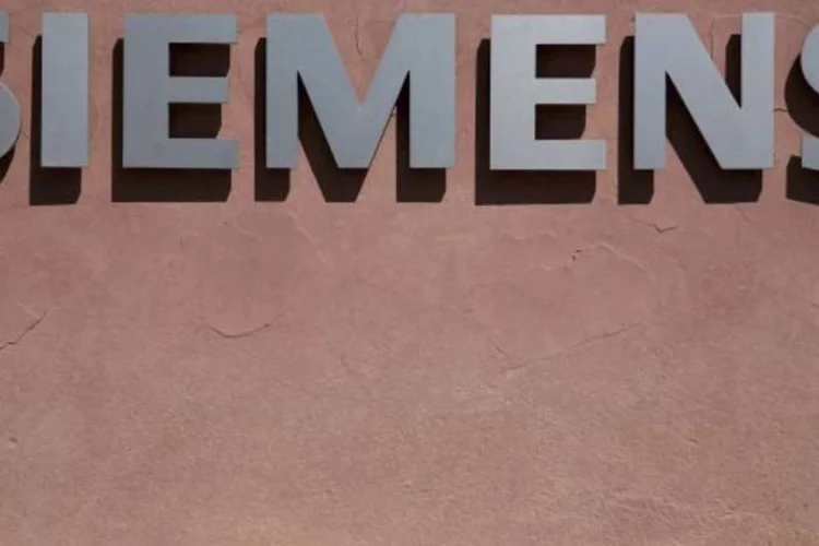 Logotipo da Siemens na sede em Munique (Johannes Simon/Getty Images)