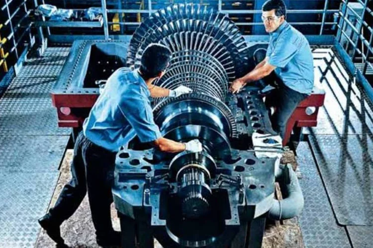 
	F&aacute;brica da Siemens em S&atilde;o Paulo: PMI do instituto Markit atingiu 50,8, desacelerando ante a leitura de mar&ccedil;o, mas permanecendo acima da marca que separa crescimento de contra&ccedil;&atilde;o
 (Germano Lüders/EXAME.com)