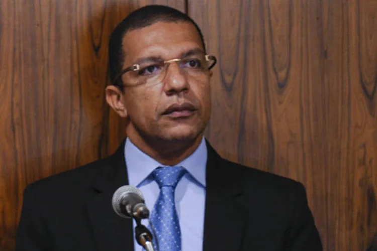 Gleyb Ferreira da Cruz, apontado como “laranja” de empreendimentos de Cachoeira, evoca seu direito constitucional de permanecer em silêncio e é dispensado da CPI (Pedro França/Agência Senado)