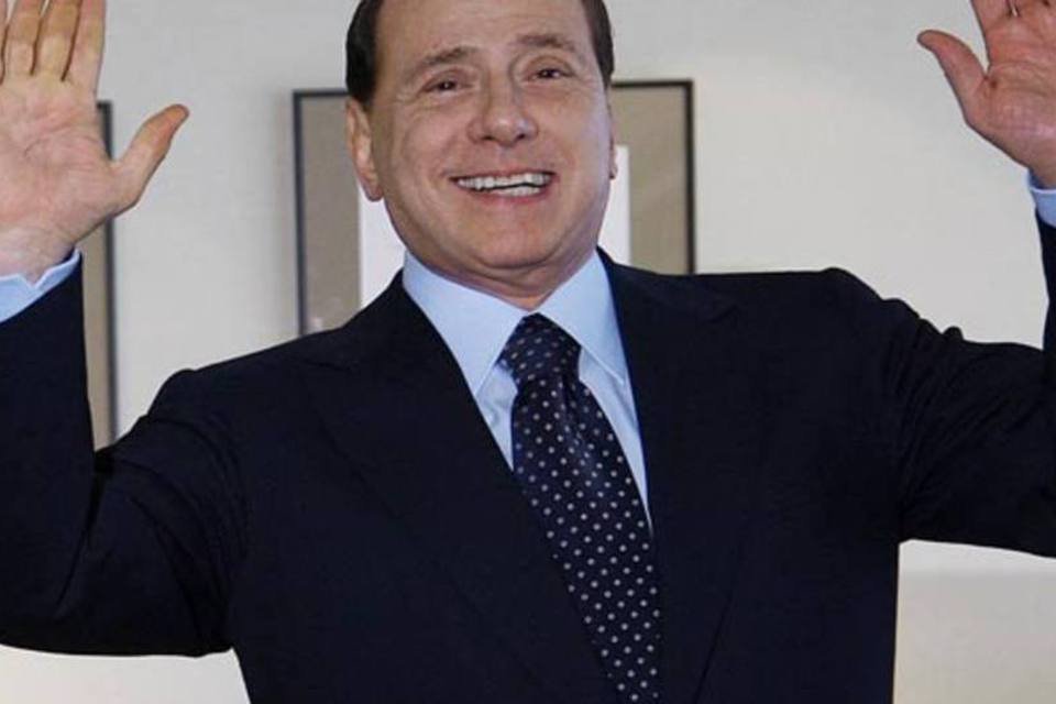 Berlusconi descarta renúncia e se declara 'sereno'