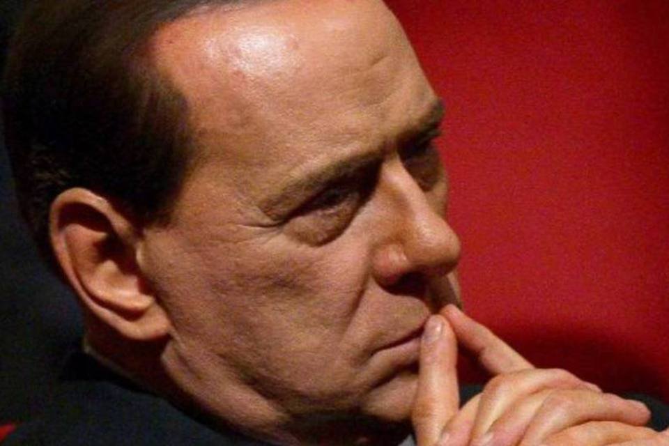 Berlusconi aparece perante um juiz pela primeira vez desde 2003