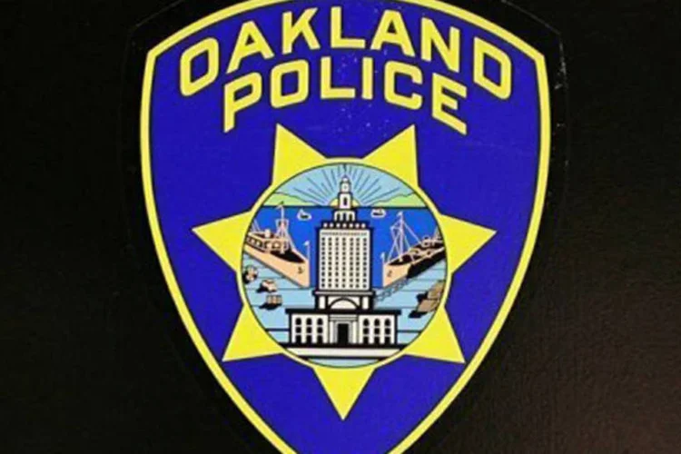 A polícia de Oakland divulgou uma descrição do suspeito de ter feito os disparos e disse que se trata de um homem de origem coreana, de 40 anos de idade (Getty Images/AFP)
