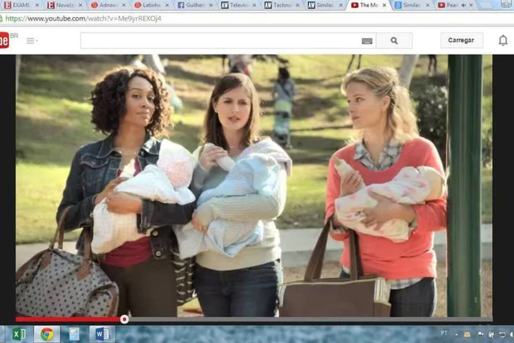 Comercial da Similac: vários tipos de mães e pais (Reprodução)