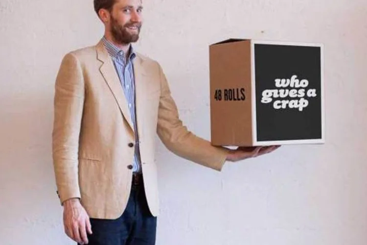 Simon Griffiths: "Precisamos da ajuda do público para colocar em produção o primeiro lote de papel higiênico" (Divulgação)