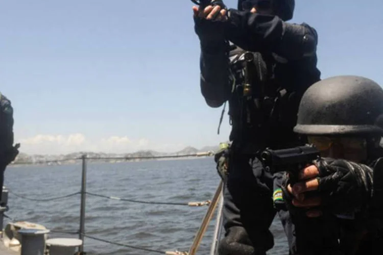 Marinha realiza simulação de operação de patrulha da costa brasileira (Tânia Rêgo/ABr)
