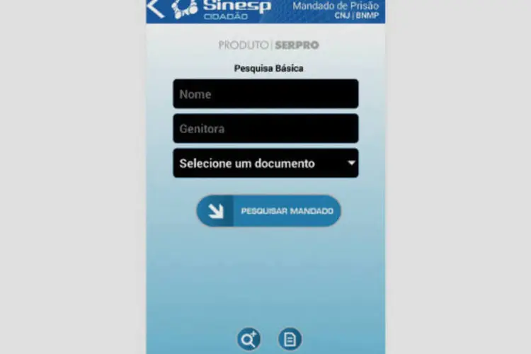 App Sinesp Cidadão: para checar se a pessoa tem condenação ou se possui ordem de prisão, basta digitar dados como nome completo ou número de documento (Reprodução/Sinesp Cidadão)