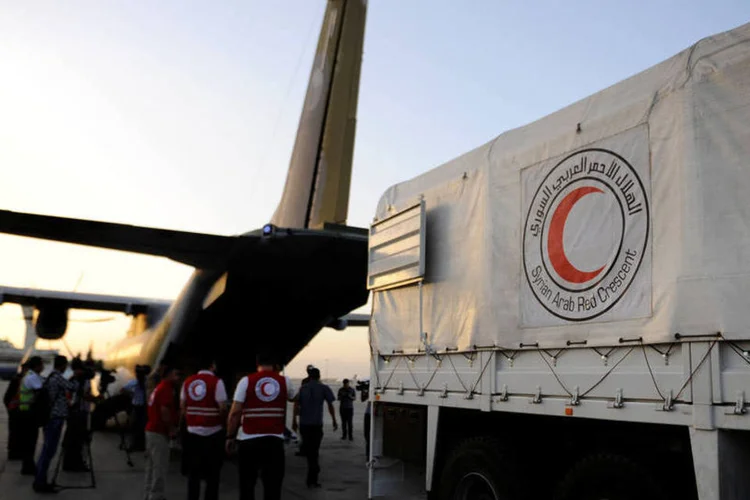 
	Ajuda humanit&aacute;ria: atualmente, cerca de 8 mil pessoas vivem na cidade, situada 10 km a sudoeste de Damasco
 (Omar Sanadiki / Reuters)